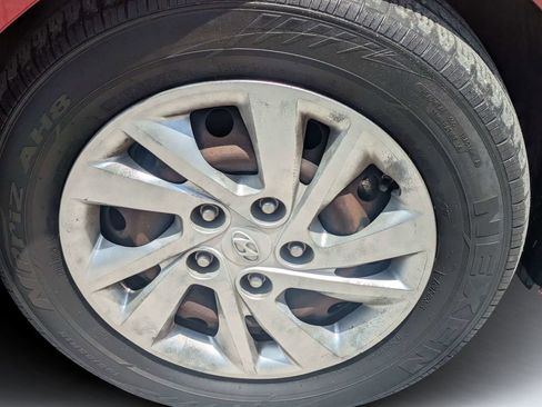 Used 2020 Hyundai Elantra SE w/ Cargo Package (C1) FWD image 11