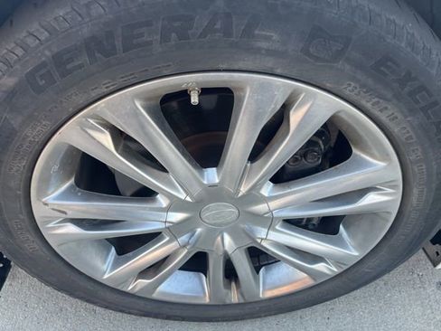 Used 2012 Hyundai Genesis 3.8 w/ Premium Pkg image 3