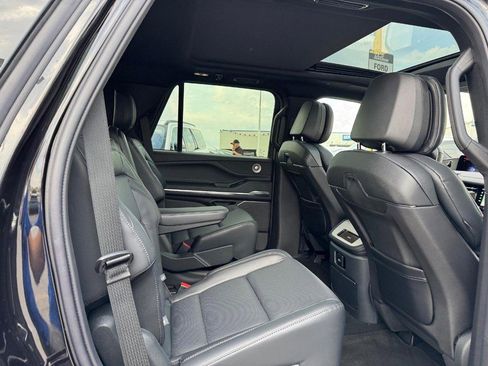 New 2025 Lincoln Navigator Reserve w/ Jet Appearance Package image 14