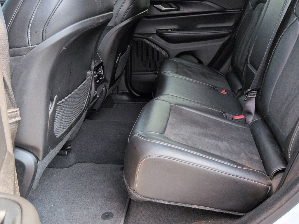 Used 2024 Jeep Grand Cherokee Altitude AWD/4WD image 19