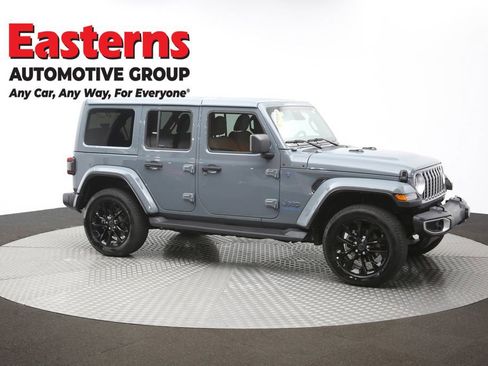 Used 2025 Jeep Wrangler Unlimited Sahara AWD/4WD image 47
