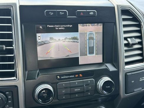 Used 2015 Ford F150 Platinum w/ Equipment Group 701A Luxury AWD/4WD image 23