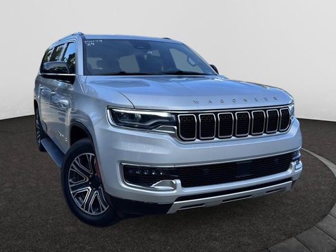 Used 2024 Jeep Wagoneer L Series II w/ Flexible Seating Group RWD image 1