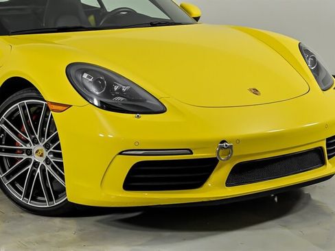 Used 2021 Porsche 718 Cayman S RWD image 3