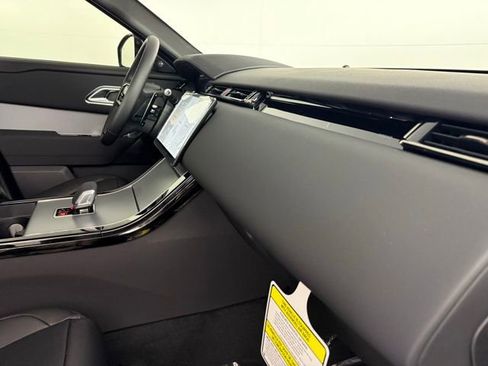 Certified 2025 Land Rover Range Rover Velar S image 31