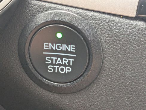 Used 2022 Ford Escape SE image 31