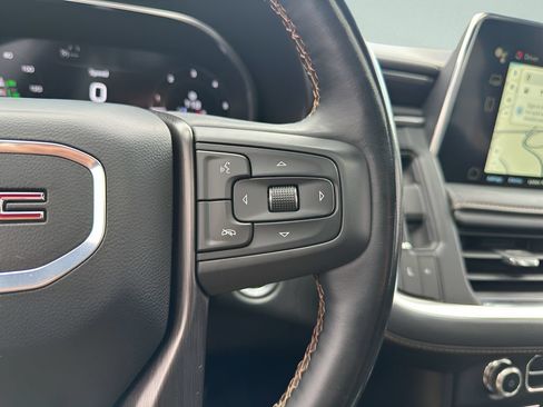 Used 2024 GMC Yukon XL AT4 w/ Technology Package AWD/4WD image 29