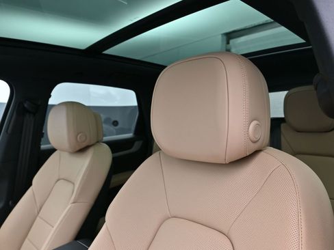 New 2026 Porsche Cayenne AWD/4WD image 16
