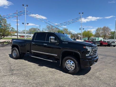Used 2025 Chevrolet Silverado 3500 High Country w/ Technology Package AWD/4WD image 23