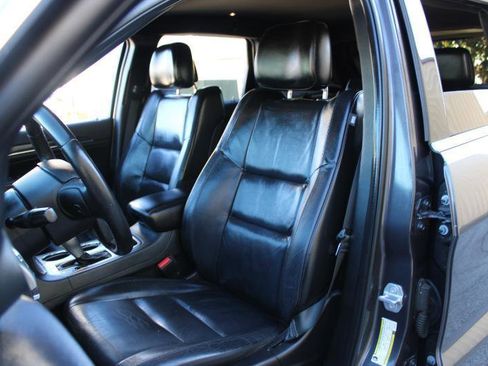 Used 2018 Jeep Grand Cherokee Limited RWD image 11