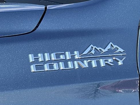 New 2026 Chevrolet Suburban High Country RWD image 11