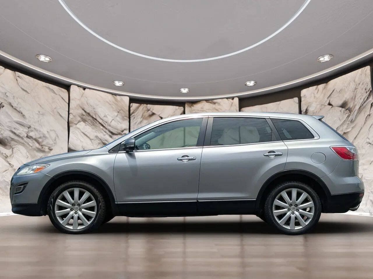 Used 2010 MAZDA CX-9 Grand Touring w/ Moonroof & Bose Audio Pkg FWD image 5