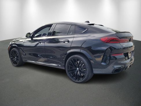 Used 2021 BMW X6 M50i w/ Executive Package image 5