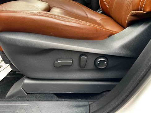 Used 2019 Subaru Ascent Touring image 12