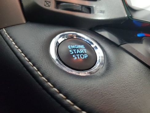 Used 2017 Toyota RAV4 XLE FWD image 33