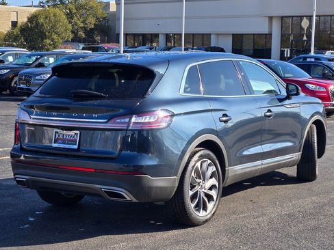 Used 2022 Lincoln Nautilus Reserve image 11