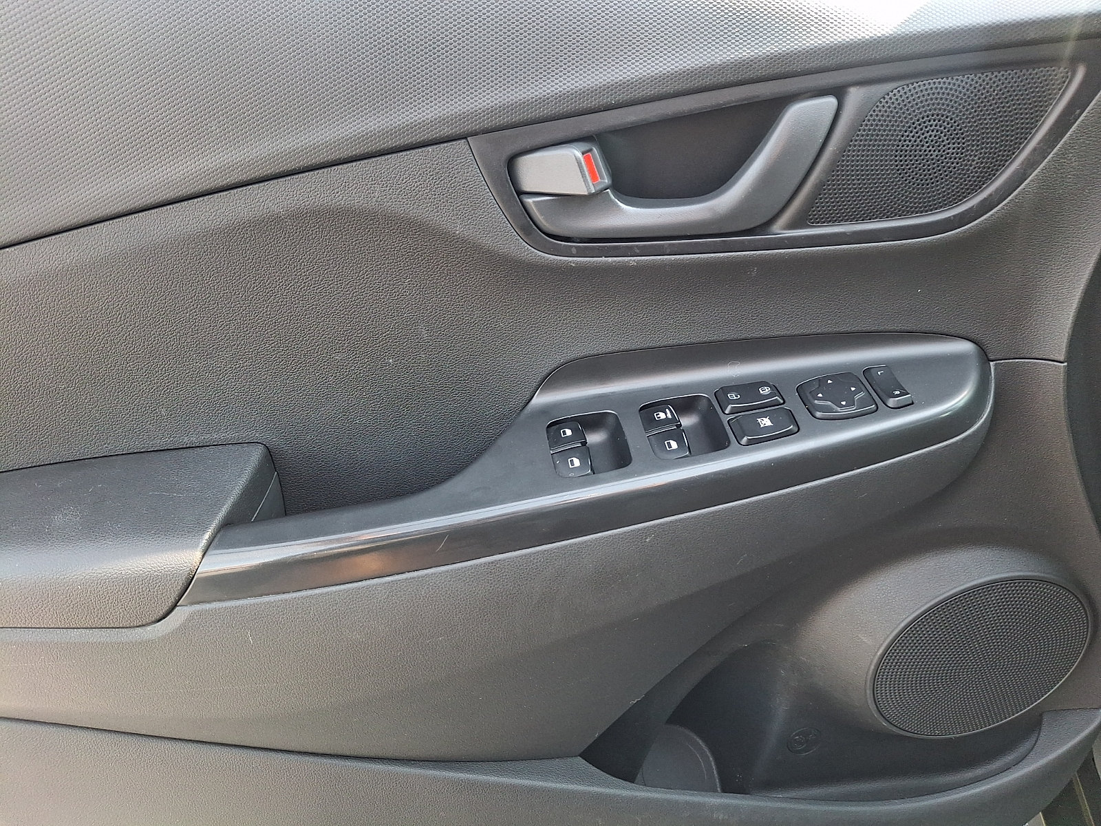 Used 2022 Hyundai Kona SEL AWD/4WD image 12