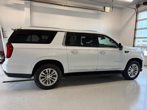 Used 2024 GMC Yukon XL SLT w/ SLT Luxury Package AWD/4WD image 12