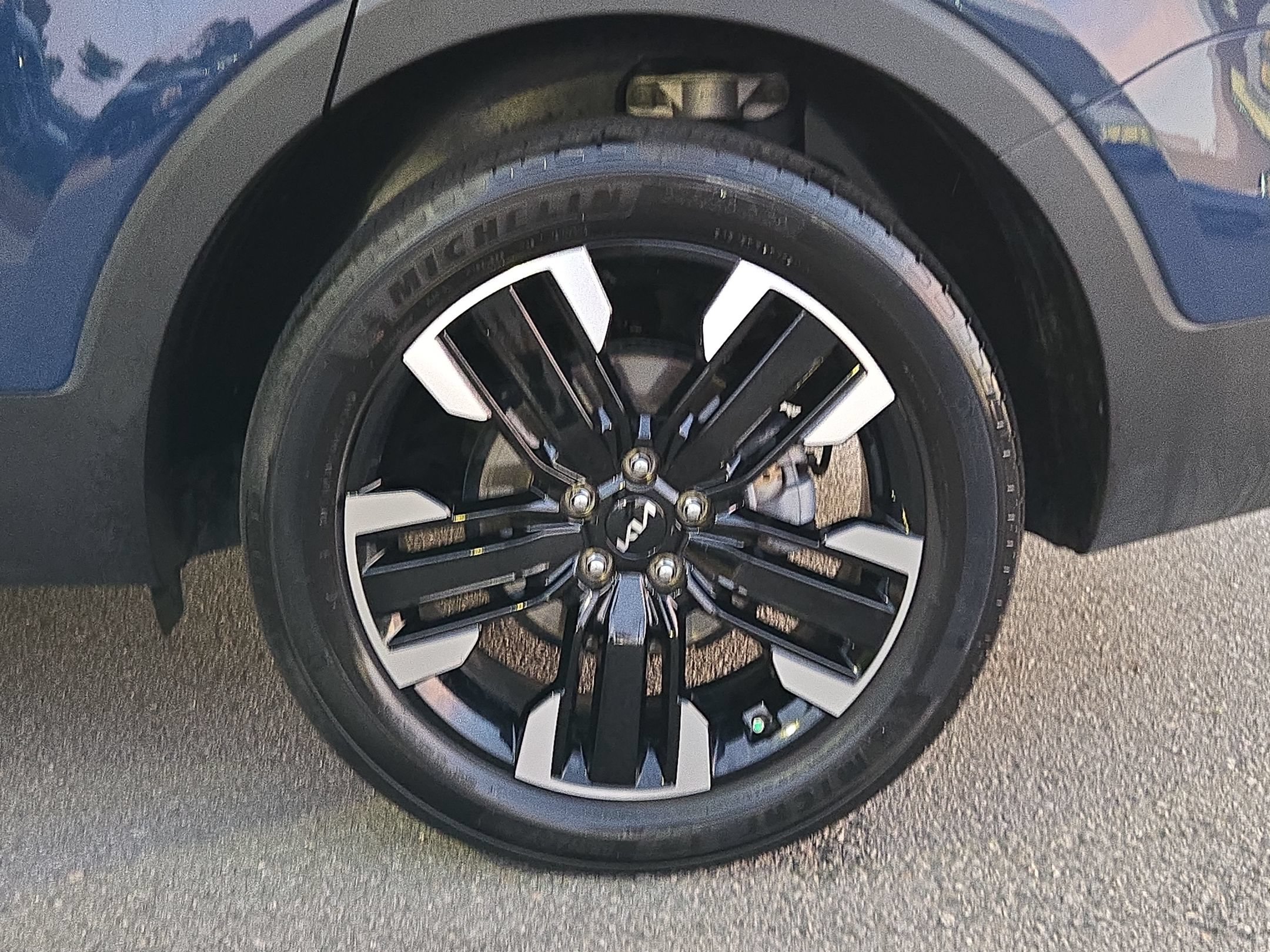 Used 2024 Kia Telluride SX AWD/4WD image 17