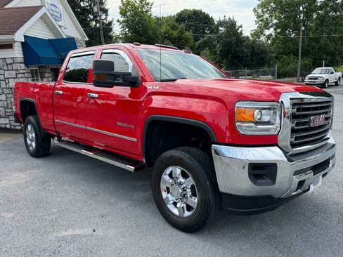 Used 2017 GMC Sierra 3500 4x4 Crew Cab w/ Sierra Convenience Package image 3