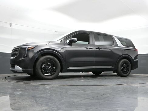 Used 2026 Kia Carnival FWD image 44
