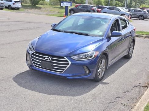 Used 2018 Hyundai Elantra Value Edition FWD image 2