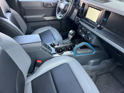 Used 2022 Ford Bronco Black Diamond image 16