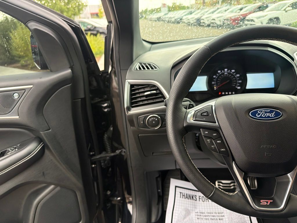 Used 2023 Ford Edge ST AWD/4WD image 27