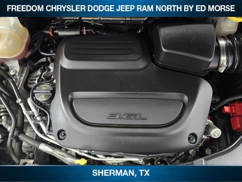 Used 2023 Chrysler Voyager LX image 22