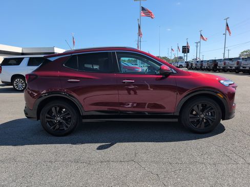 Used 2024 Buick Encore GX Sport Touring image 7