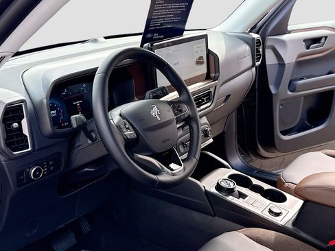 Used 2025 Ford Bronco Sport Outer Banks AWD/4WD image 4