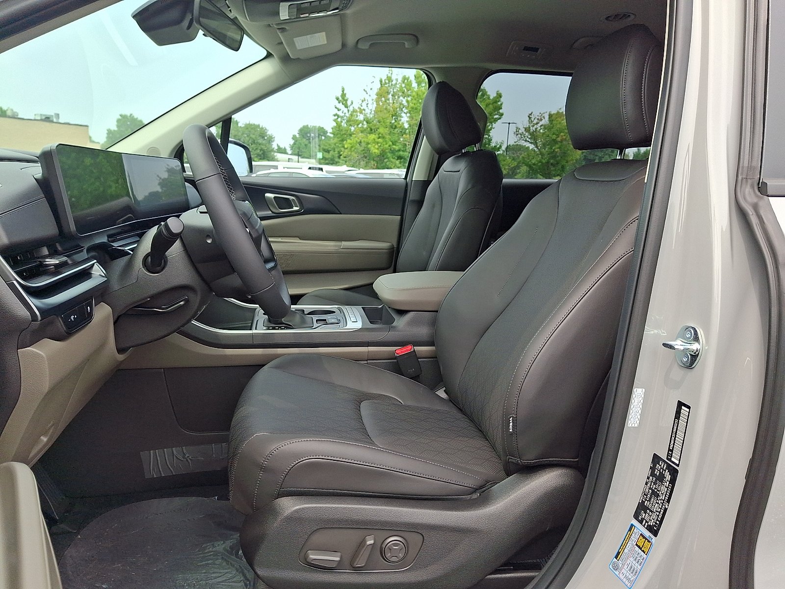 New 2027 Kia Carnival FWD image 10