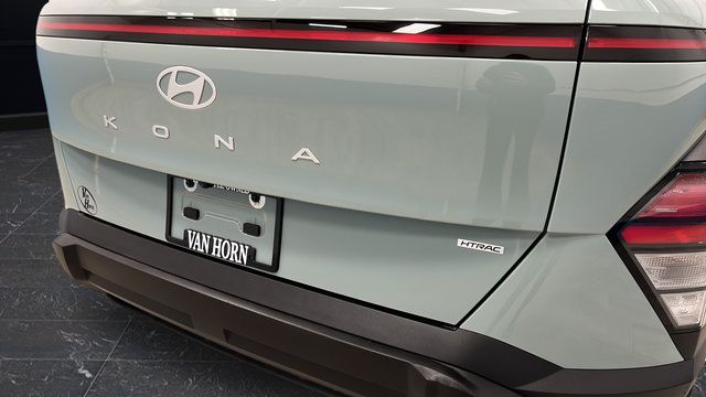 Used 2025 Hyundai Kona SEL AWD/4WD image 34