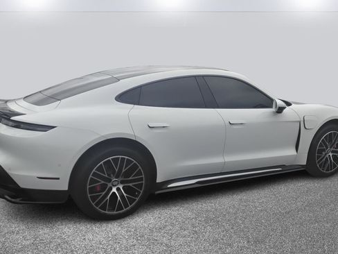 Used 2020 Porsche Taycan 4S image 4