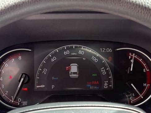 Used 2025 Toyota RAV4 XLE FWD image 21