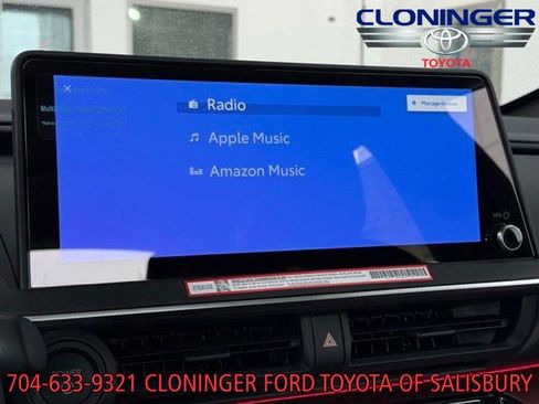 New 2025 Toyota Prius Plug-In Hybrid image 22