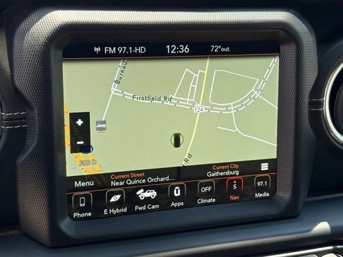 Used 2021 Jeep Wrangler Unlimited Rubicon 4xe w/ Dual Top Group AWD/4WD image 3