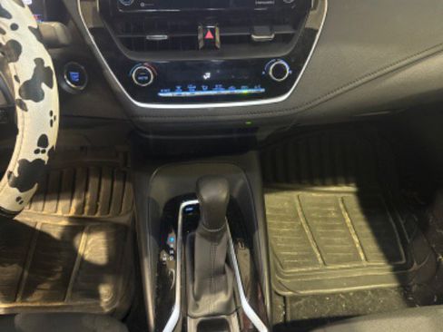 Used 2021 Toyota Corolla SE w/ SE Premium Package image 13