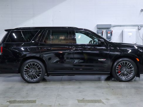 Used 2023 Cadillac Escalade V image 6