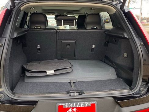 Used 2019 Volvo XC40 T5 Inscription image 22