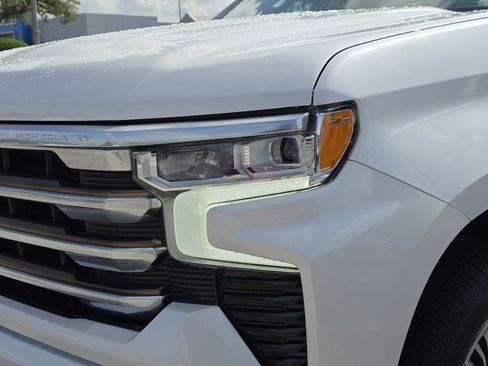 Used 2022 Chevrolet Silverado 1500 High Country AWD/4WD image 13