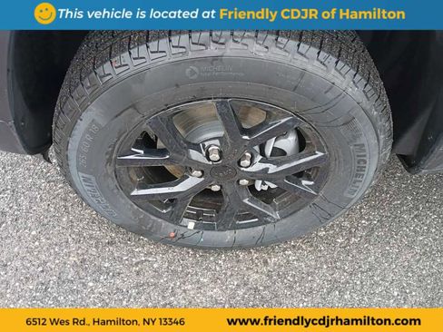 New 2026 Jeep Grand Cherokee Altitude image 9