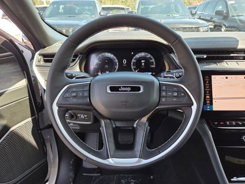 New 2026 Jeep Grand Cherokee Limited RWD image 16