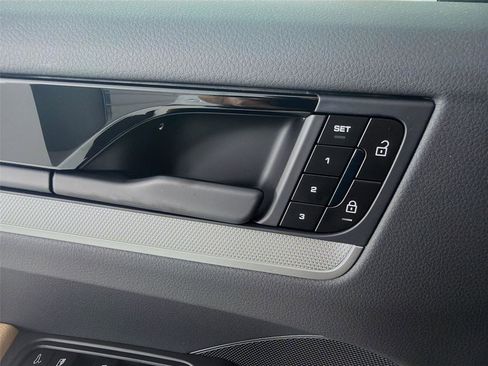 New 2026 Porsche Cayenne image 7