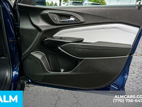 Used 2024 Chevrolet Trax LT w/ LT Convenience Package FWD image 47
