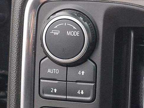 Used 2021 Chevrolet Silverado 1500 LT Trail Boss w/ Convenience Package II image 25