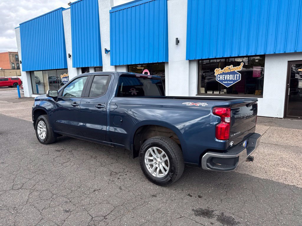 Used 2021 Chevrolet Silverado 1500 LT AWD/4WD image 16