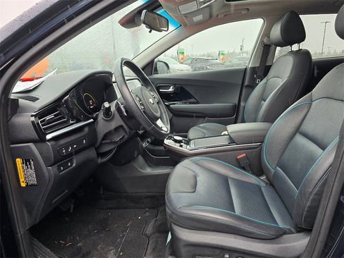 Used 2020 Kia Niro EX Premium w/ Cold Weather Package image 8