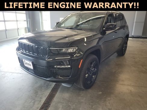 New 2025 Jeep Grand Cherokee Limited w/ Black Appearance Package image 5