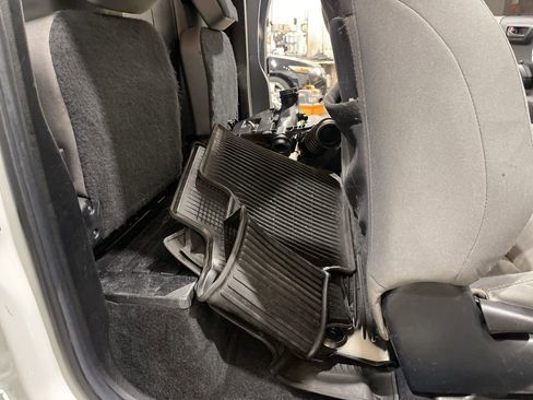 Used 2022 Toyota Tacoma SR w/ SR Convenience Package RWD image 19